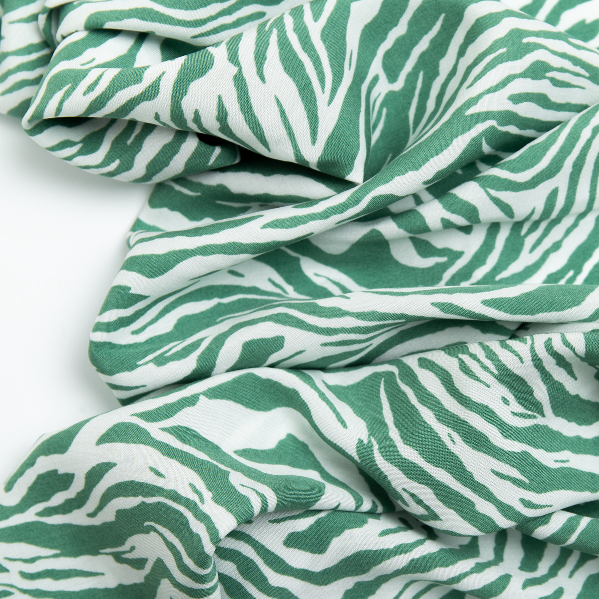 картинка Ткань Capriccio GN 100-1059-03/145 105gr D штапель принт от магазина Одежда+