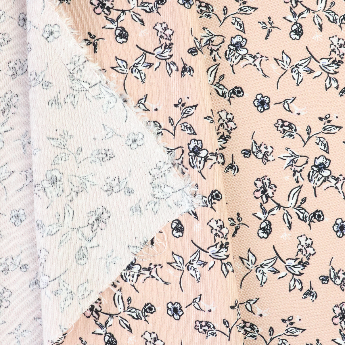 картинка Ткань Capriccio LH 73941-01/145 150gr D твил принт от магазина Одежда+